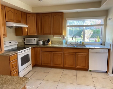 840 Bridle Drive - Photo Thumbnail 4