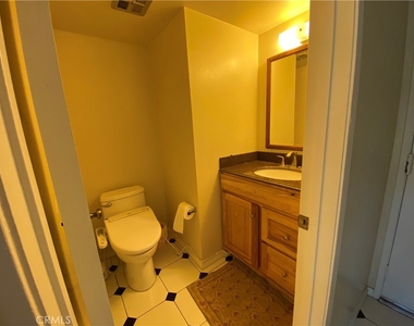840 Bridle Drive - Photo Thumbnail 8