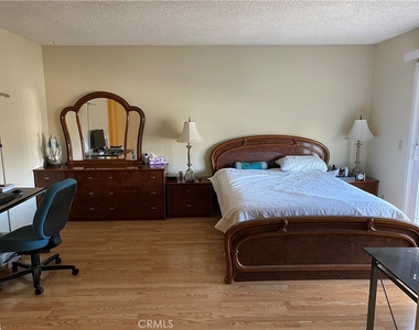 840 Bridle Drive - Photo Thumbnail 10