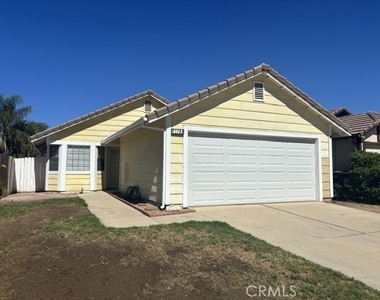 1013 Ivy St - Photo Thumbnail 11