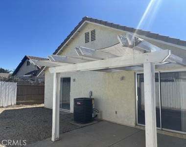 1013 Ivy St - Photo Thumbnail 10