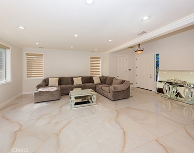28408 Hidden Hills Drive - Photo Thumbnail 6