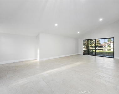 4157 Pinewood Lake - Photo Thumbnail 7