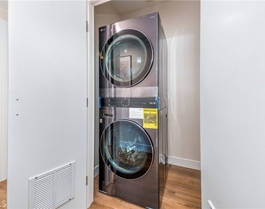17158 Chatsworth Street - Photo Thumbnail 13