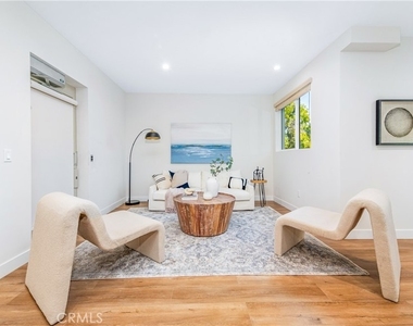 17158 Chatsworth Street - Photo Thumbnail 7