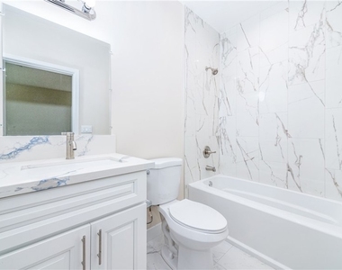 17158 Chatsworth Street - Photo Thumbnail 12