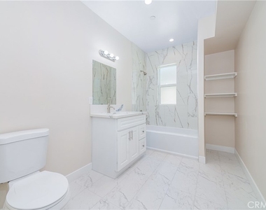 17158 Chatsworth Street - Photo Thumbnail 10