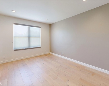 3339 Paseo Del Sol - Photo Thumbnail 21