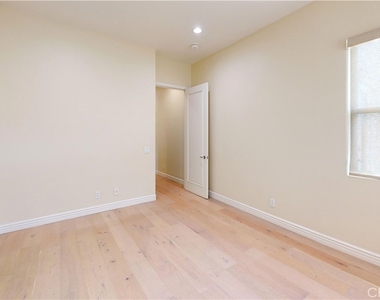 3339 Paseo Del Sol - Photo Thumbnail 24