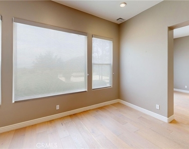 3339 Paseo Del Sol - Photo Thumbnail 27