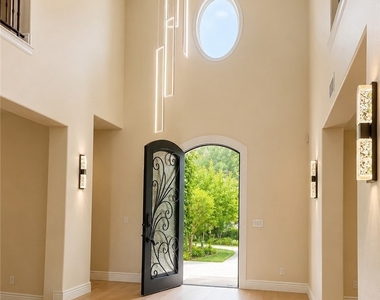 3339 Paseo Del Sol - Photo Thumbnail 5