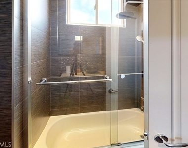 3339 Paseo Del Sol - Photo Thumbnail 17