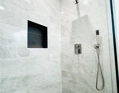 9318 Encino Ave - Photo Thumbnail 12