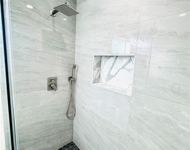 9318 Encino Ave - Photo Thumbnail 21