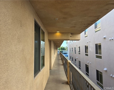 14618 Sylvan Street - Photo Thumbnail 11