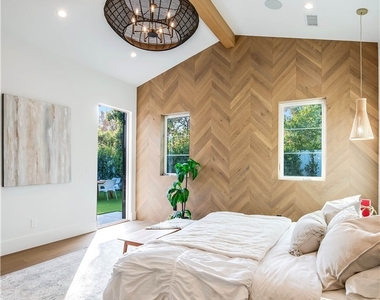 5323 Allott Avenue - Photo Thumbnail 47
