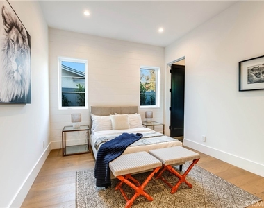 5323 Allott Avenue - Photo Thumbnail 37
