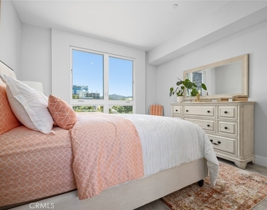 5820 La Mirada Avenue - Photo Thumbnail 37