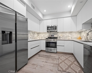 5820 La Mirada Avenue - Photo Thumbnail 9