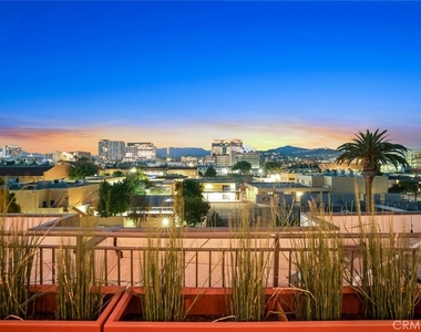 5820 La Mirada Avenue - Photo Thumbnail 2