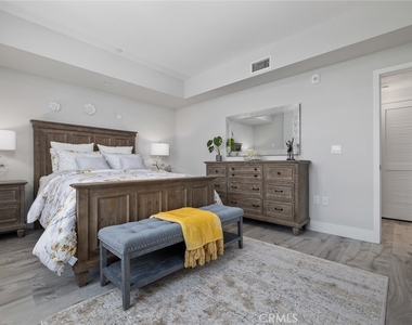 5820 La Mirada Avenue - Photo Thumbnail 35