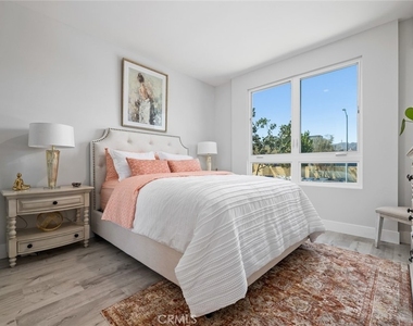 5820 La Mirada Avenue - Photo Thumbnail 36