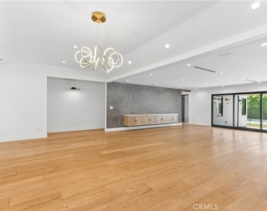 4627 Ethel Ave - Photo Thumbnail 5