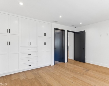 4627 Ethel Ave - Photo Thumbnail 12