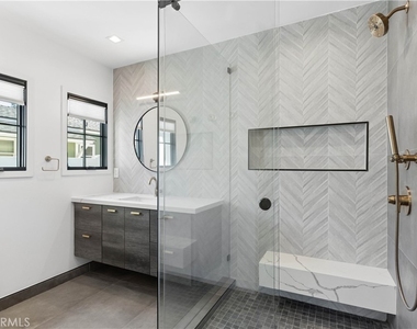 4627 Ethel Ave - Photo Thumbnail 15