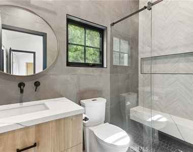 4627 Ethel Ave - Photo Thumbnail 13