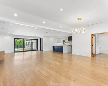 4627 Ethel Ave - Photo Thumbnail 4