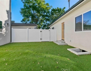 6842 Cedros Avenue - Photo Thumbnail 23