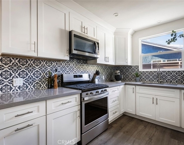 2304 W Avenue 31 - Photo Thumbnail 8