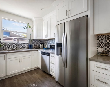 2304 W Avenue 31 - Photo Thumbnail 7