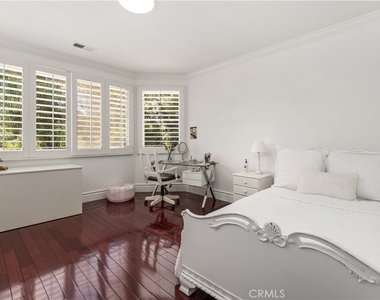 5267 Newcastle - Photo Thumbnail 21