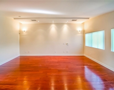 5512 Leghorn - Photo Thumbnail 19