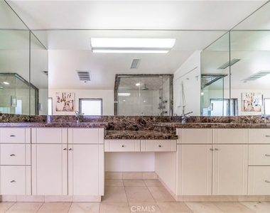 5512 Leghorn - Photo Thumbnail 14