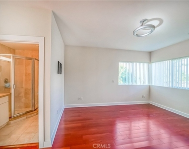 5512 Leghorn - Photo Thumbnail 24