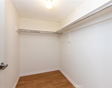 12416 Magnolia Boulevard - Photo Thumbnail 11