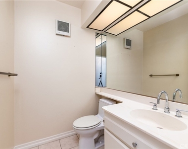 12416 Magnolia Boulevard - Photo Thumbnail 14