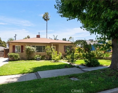 4722 Ventura Canyon - Photo Thumbnail 1