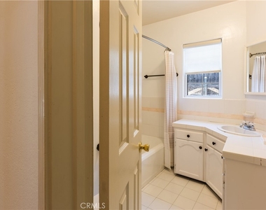 4722 Ventura Canyon - Photo Thumbnail 29