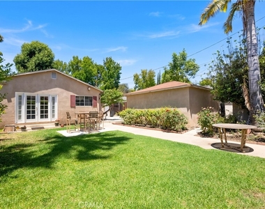 4722 Ventura Canyon - Photo Thumbnail 36