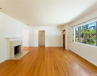 4722 Ventura Canyon - Photo Thumbnail 5