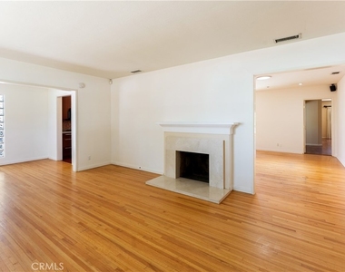 4722 Ventura Canyon - Photo Thumbnail 7