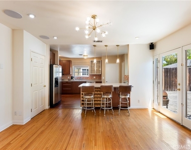 4722 Ventura Canyon - Photo Thumbnail 17