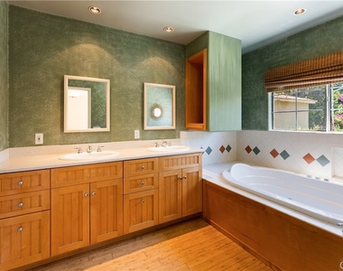 4722 Ventura Canyon - Photo Thumbnail 23