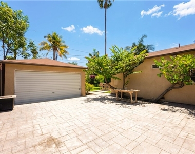 4722 Ventura Canyon - Photo Thumbnail 33