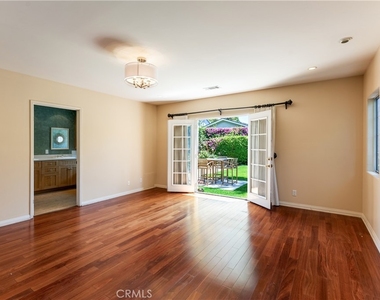 4722 Ventura Canyon - Photo Thumbnail 20