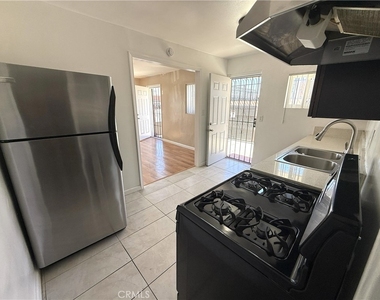12924 Prairie Avenue - Photo Thumbnail 7